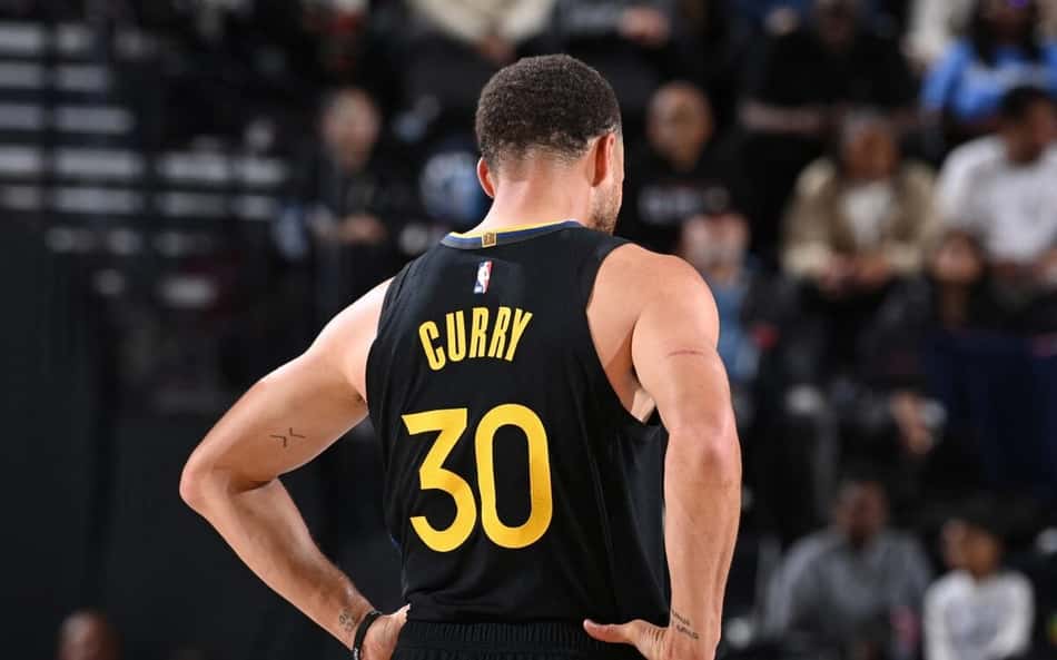 Curry ou Doncic? Veja quem lidera ranking de camisas mais vendidas da NBA