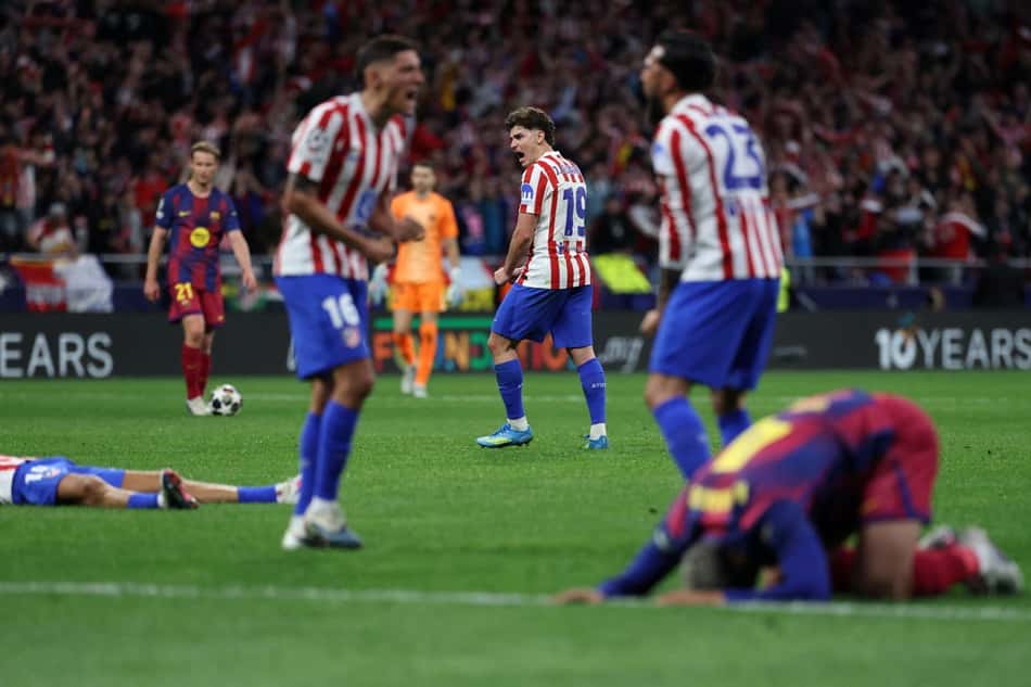 Jogadores do Atlético de Madrid celebrando a vitória contra o Barcelona na Champions League