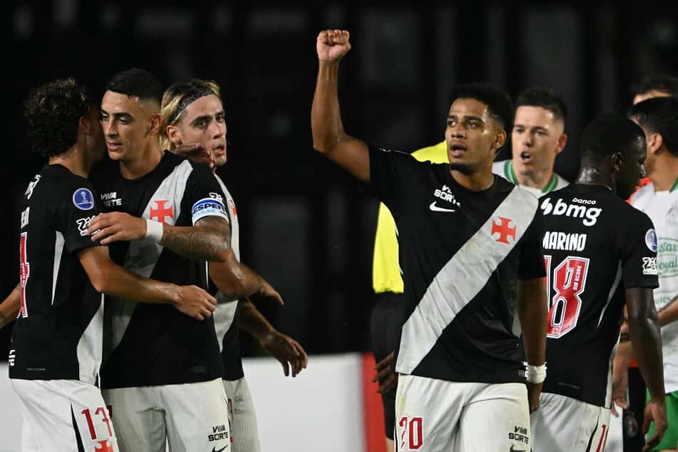 Brenner comemora o gol marcado pelo Vasco contra o Audax Italiano