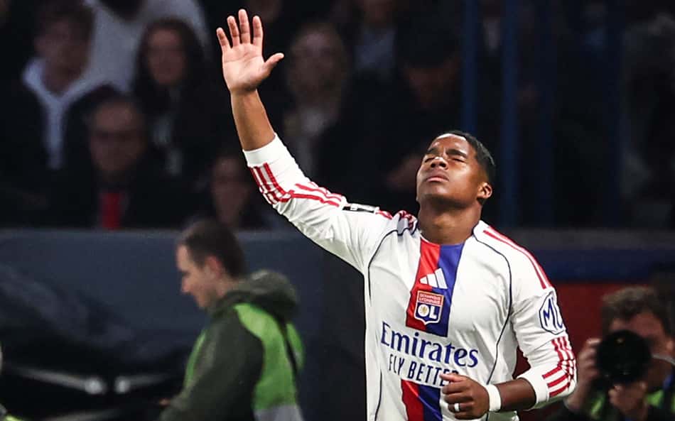 Com gol e assistência de Endrick, Lyon vence o PSG; veja gols