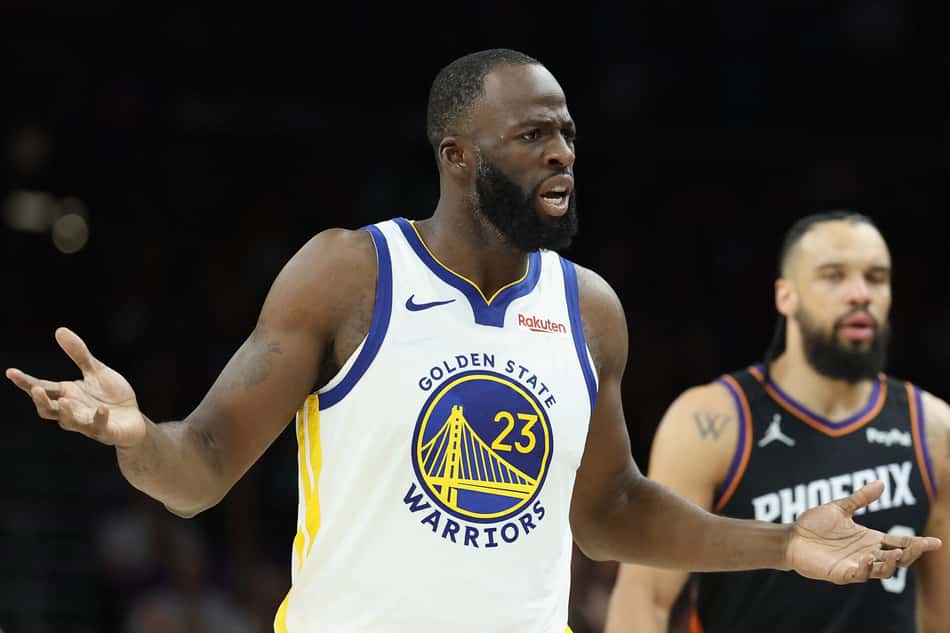 Draymond Green reage no segundo tempo do play-in; Suns venceram Warriors por 111-96 (Foto: Christian Petersen/Getty Images/AFP)