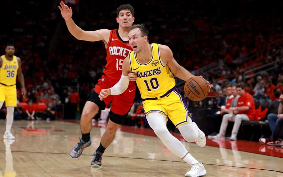 Playoffs da NBA: horário e onde assistir ao vivo aos jogos de hoje (26/04/2026)