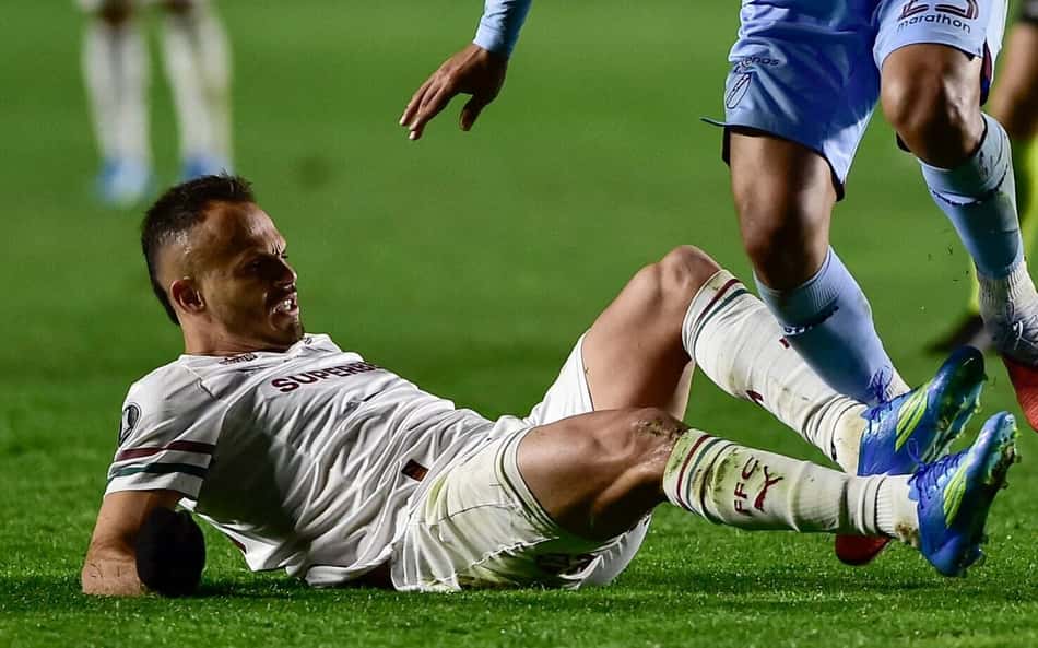 Renê aponta falhas do Fluminense e critica expulsão na altitude: 'Não cumprimos'
