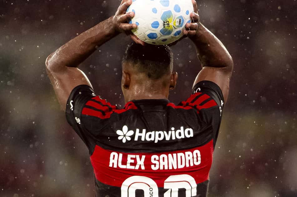 Alex Sandro cobra lateral em jogo entre Flamengo e Remo (Foto: Adriano Fontes / Flamengo)