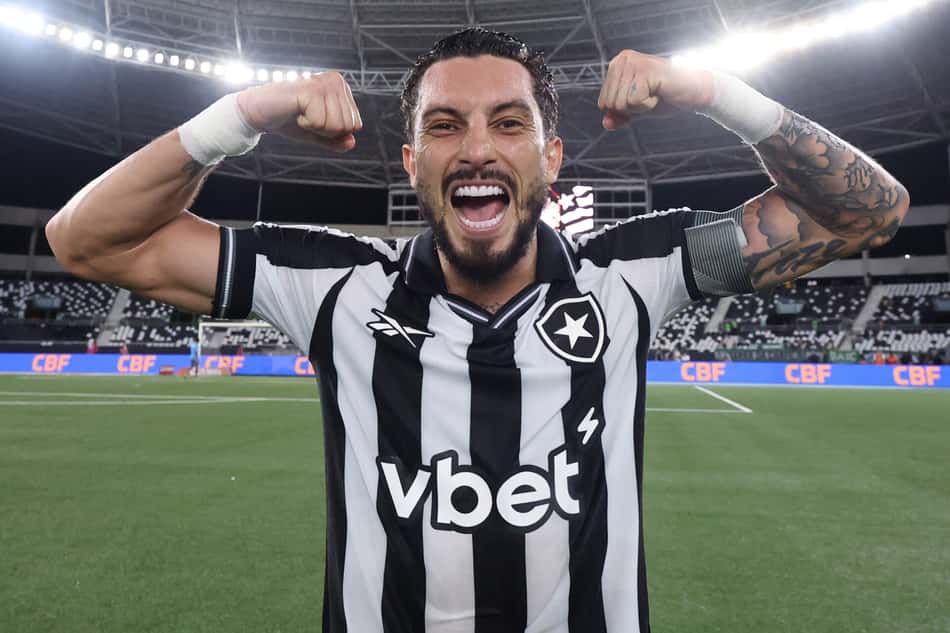 Alex Telles fez o gol do Botafogo contra a Chapecoense (Foto: Vítor Silva/Botafogo)