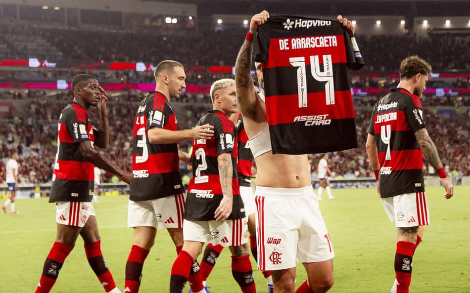 Melhores momentos: Flamengo vence o Bahia no Maracanã em noite de homenagens a Oscar
