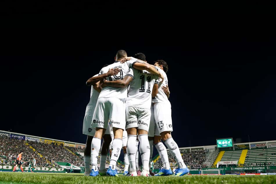 O Botafogo goleou a Chapecoense por 4 a 1 no Campeonato Brasileiro (Foto: Vitor Silva/Botafogo)