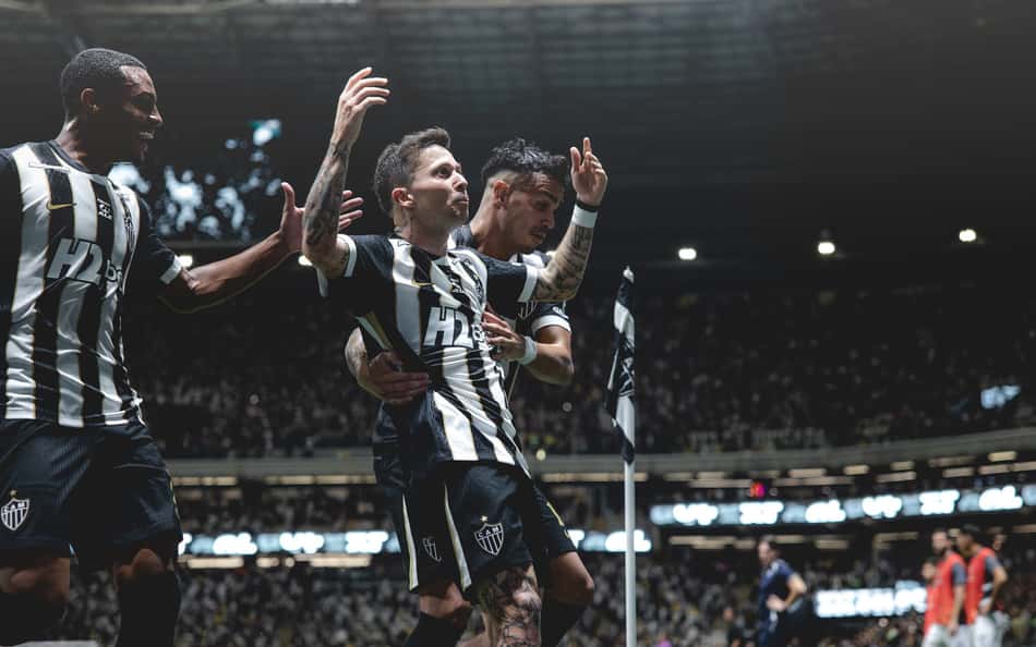 Atlético joga mal, mas marca no fim e vence o Juventud pela Sul-Americana