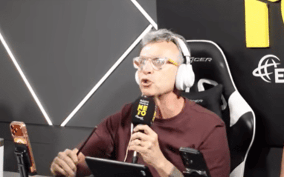 Neto na Rádio Craque Neto durante a transmissão da final da Libertadores