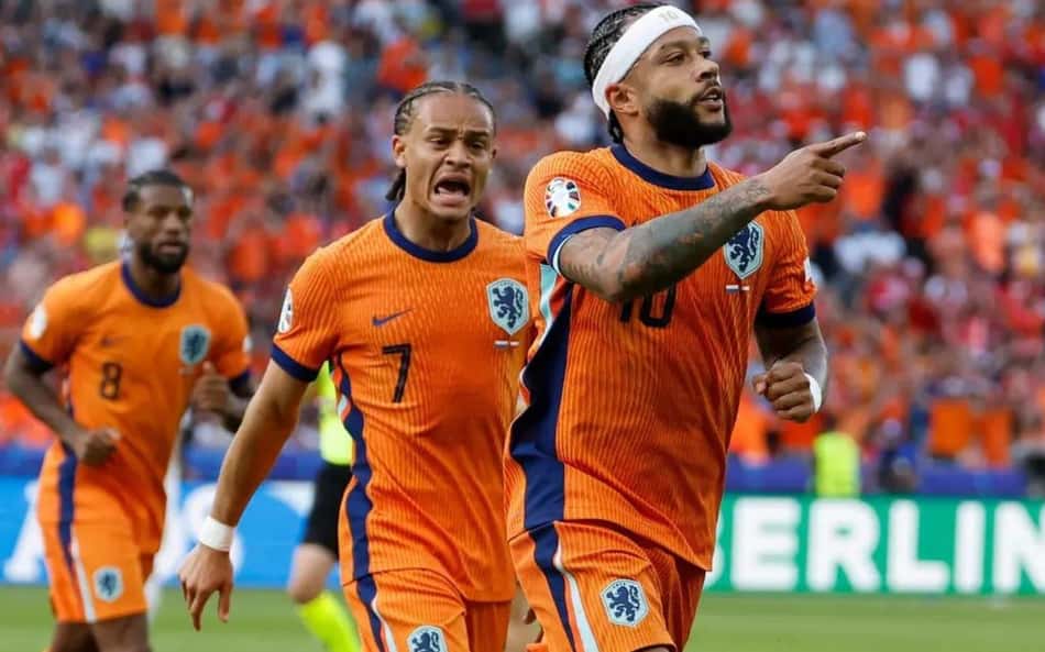 Depay e Xavi Simons - Holanda