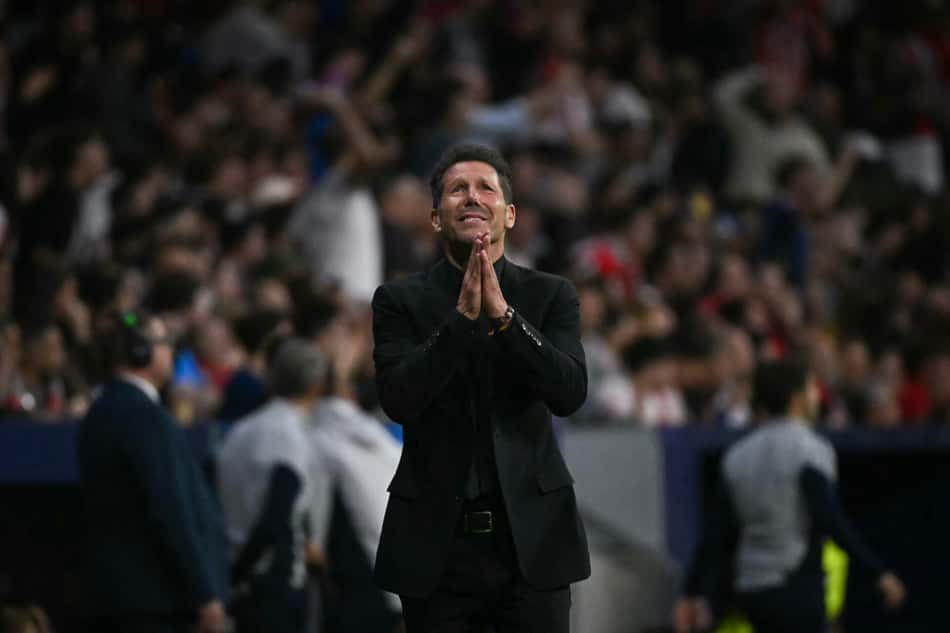 Diego Simeone durante o jogo entre Atlético de Madrid x Arsenal, pela Champions League