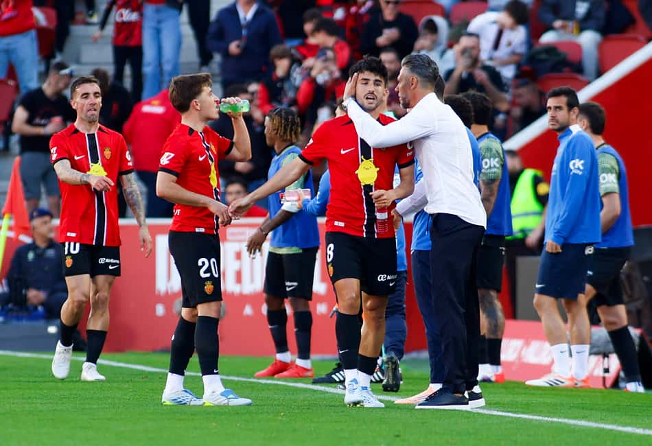 Mesmo com gol de Militão, o Real Madrid perdeu para o Mallorca por 2 a 1 em La Liga (Foto: JAIME REINA / AFP)