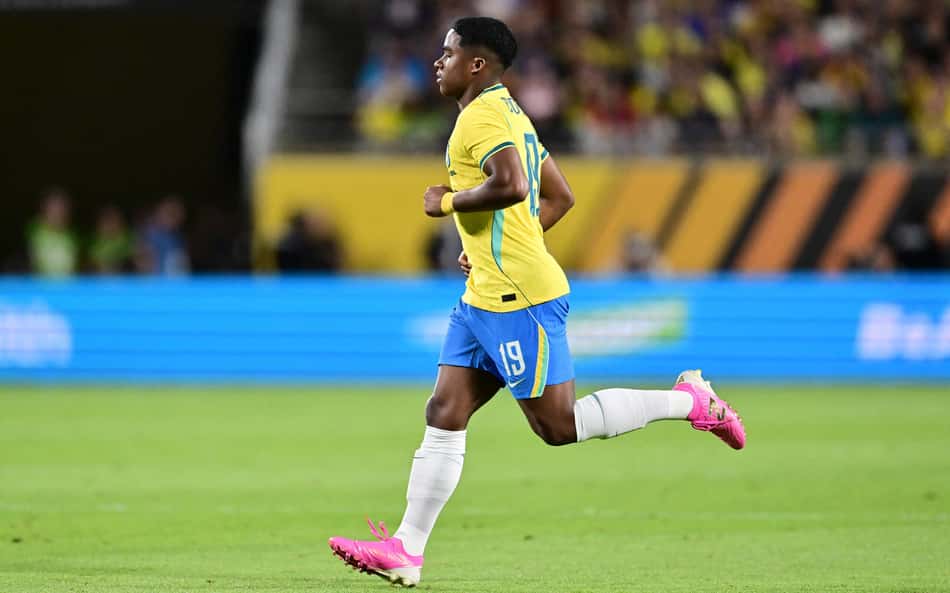 Endrick não segura as lágrimas após vitória do Brasil contra a Croácia; veja a cena emocionante