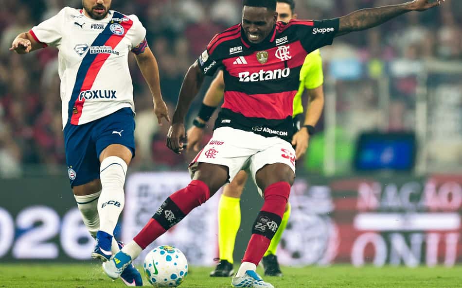 Evertton Araújo exalta Jardim por boa fase no Flamengo: 'Converso muito'