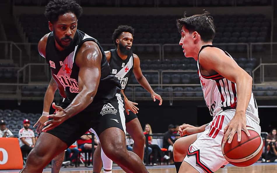 Flamengo rebaixa Vasco no NBB e provoca rival nas redes sociais