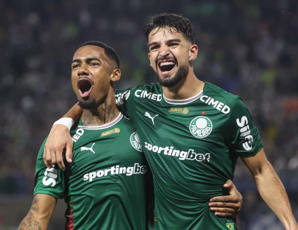 Flaco López ao lado de Allan, formado nas categorias de base do Palmeiras
