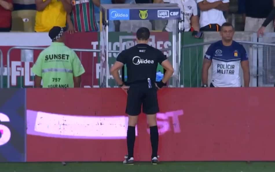 CBF divulga análise do VAR em lance capital de Fluminense x Chapecoense