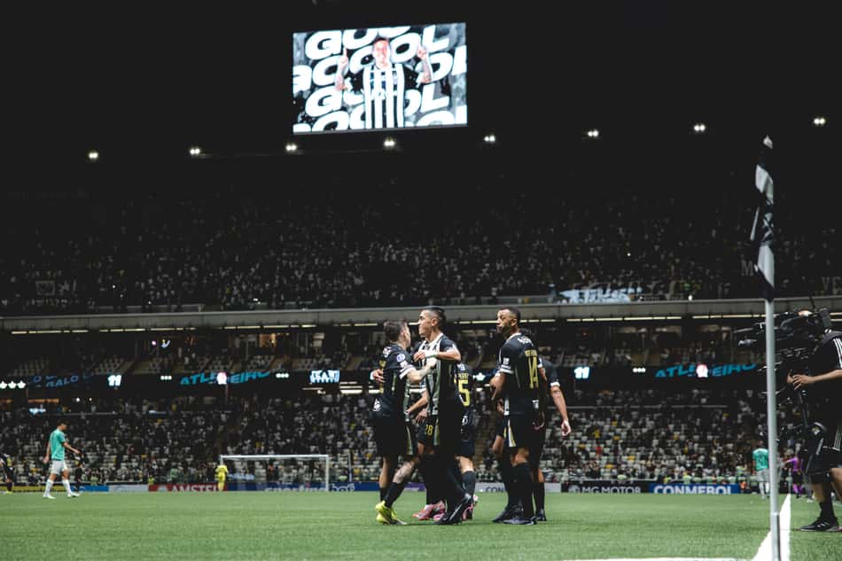Atlético está em 12º no Brasileirão e em terceiro do Grupo B da Sul-Americana (Foto: Pedro Souza / Atlético)