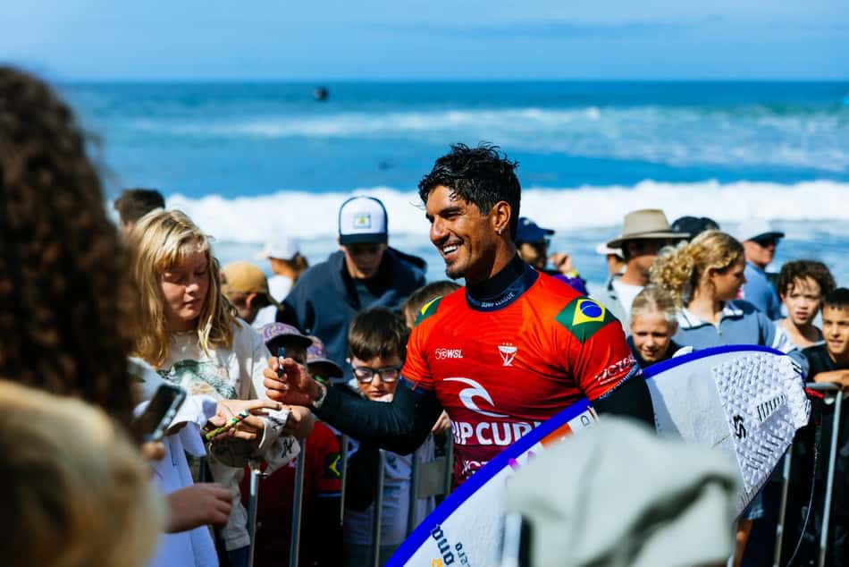 Gabriel Medina competindo na etapa da WSL em Bells Beach 2026 (Foto: WSL / Cait Miers)