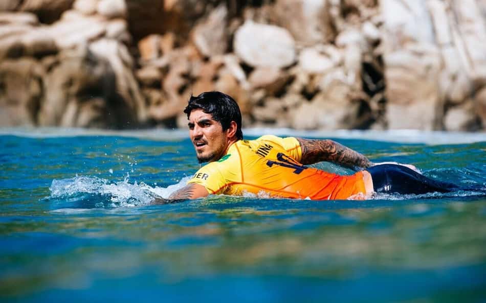 Após ano sabático, Gabriel Medina estreia na WSL com vitória tranquila
