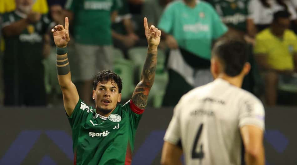 Gustavo Gómez comemora gol marcado pelo Palmeiras