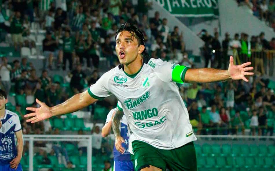 Ex-aposentado, Marcelo Moreno marca duas vezes e manda recado a técnico da Bolívia
