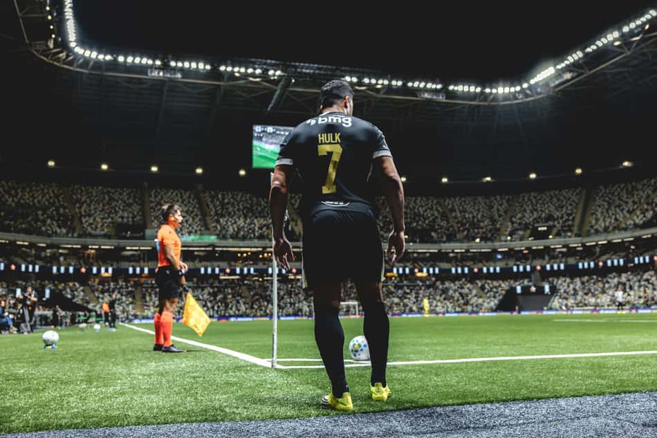 Hulk contra o Ceará (Foto: Pedro Souza / Atlético)