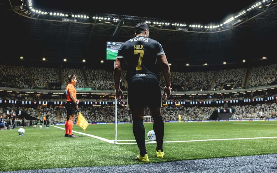 Hulk contra o Ceará (Foto: Pedro Souza / Atlético)