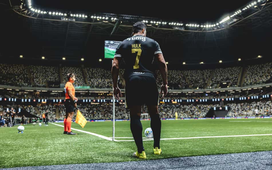 Hulk contra o Ceará (Foto: Pedro Souza / Atlético)