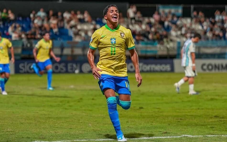 Riquelme faz dois, Brasil vence a Argentina no Sul-Americano Sub-17 e se classifica para a Copa