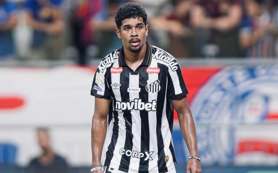 João Ananias fala sobre 'sensação incrível' de estrear pelo profissional do Santos