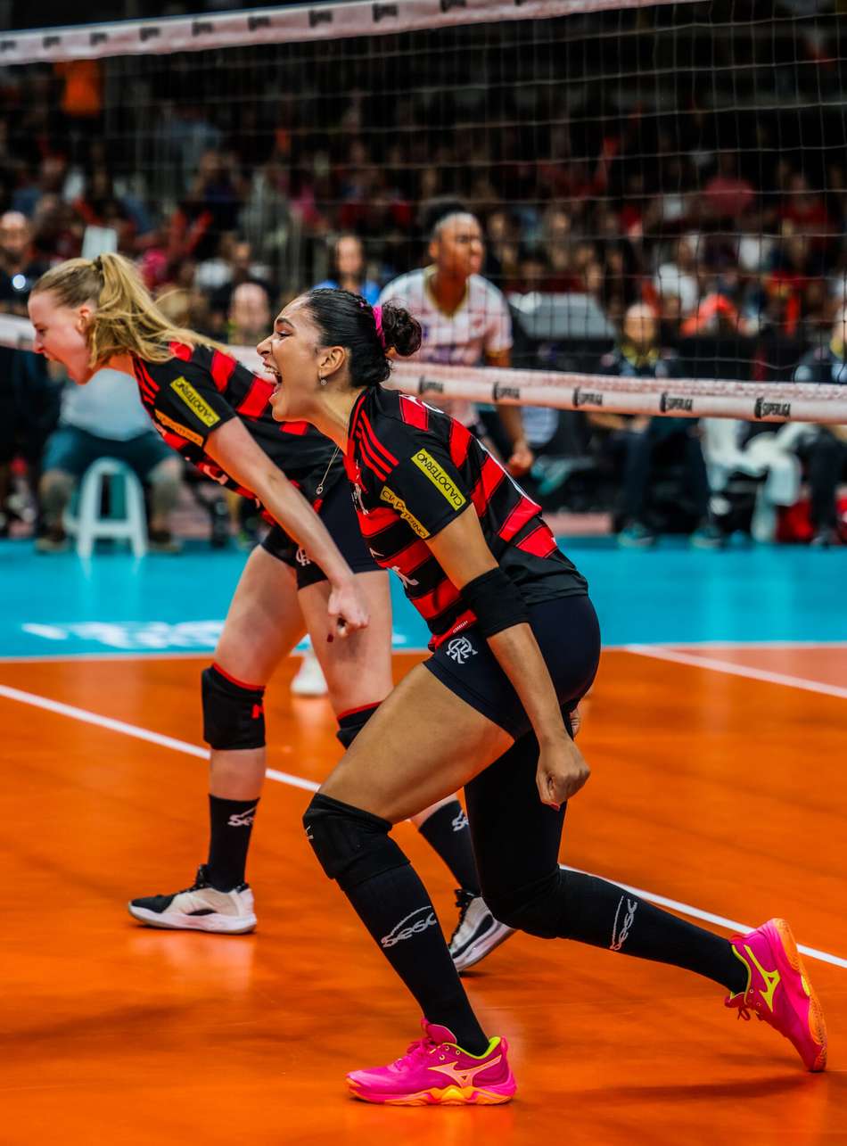 Tainara vibra após marcar ponto em Sesc Flamengo x Mackenzie pelas quartas da Superliga (Foto: Rafael Arantes)