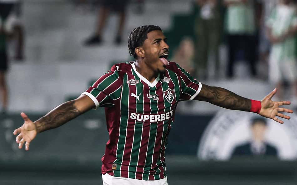 John Kennedy, do Fluminense, recupera carro após roubo no Rio de Janeiro