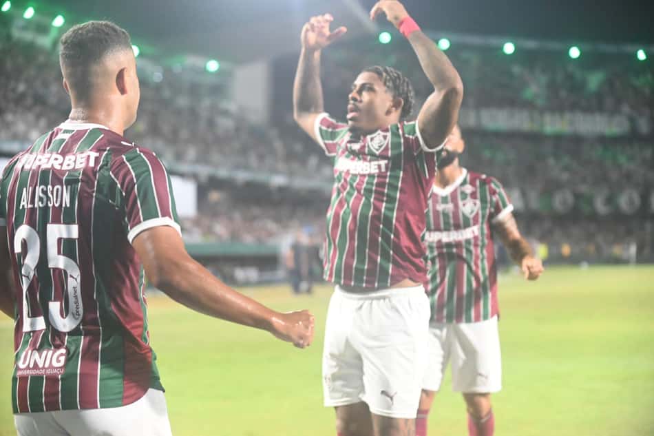 John Kennedy marcou o gol de empate do Fluminense contra o Coritiba, no Couto Pereira, pelo Brasileirão