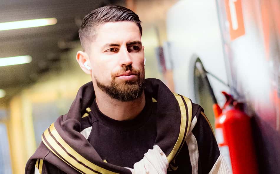 Qual o tempo de recuperação da lesão de Jorginho, do Flamengo?