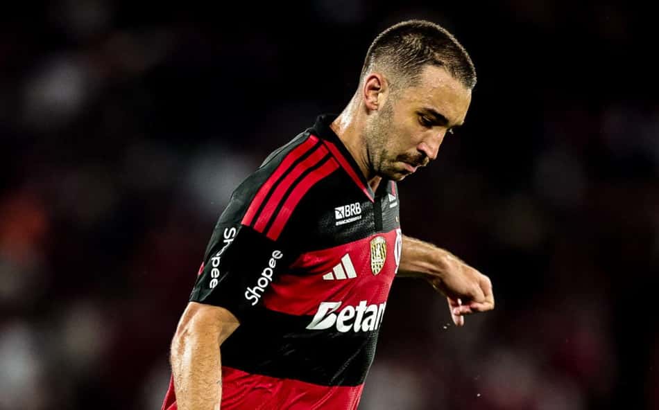 Léo Ortiz aponta 'prioridades' estabelecidas pela diretoria do Flamengo
