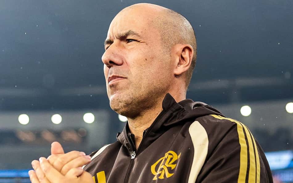 Leonardo Jardim promove mudanças na escalação do Flamengo contra o Atlético-MG