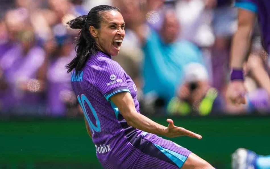 VÍDEO: jogadora encontra Marta pela primeira vez e reação viraliza