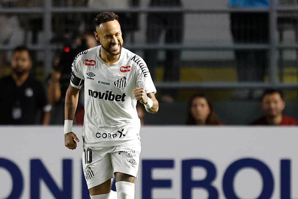 Neymar marcou o primeiro gol do jogo contra o Deportivo Recoleta (Miguel SCHINCARIOL / AFP)