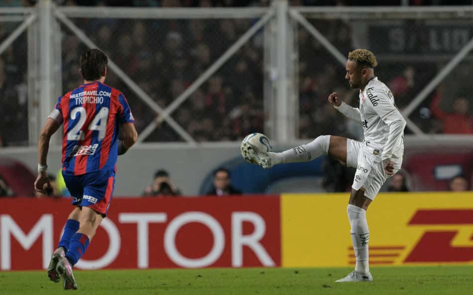 Estrangeiros reagem à atuação de Neymar em San Lorenzo x Santos: 'Fim'