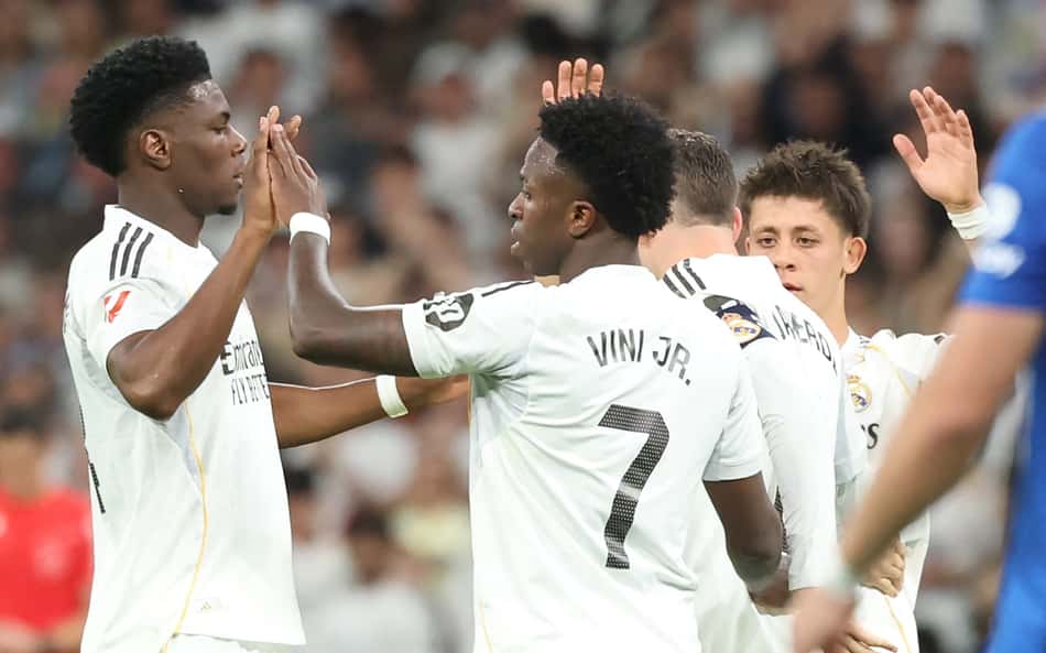 Com golaço de Vini Jr, o Real Madrid venceu o Alavés por La Liga (Foto: Pierre-Philippe MARCOU / AFP)