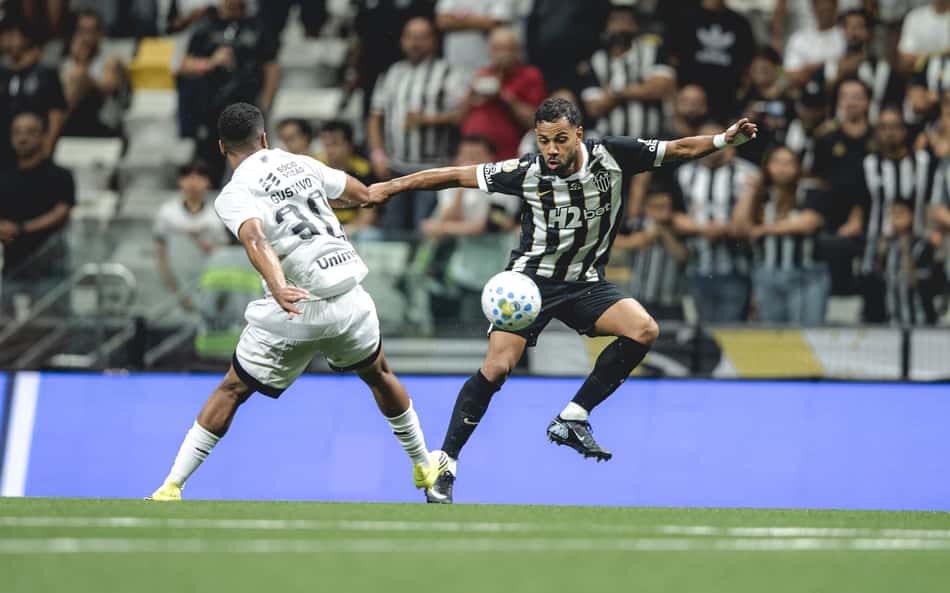 Renan Lodi desfalca o Atlético contra o Flamengo (Foto: Pedro Souza / Atlético)