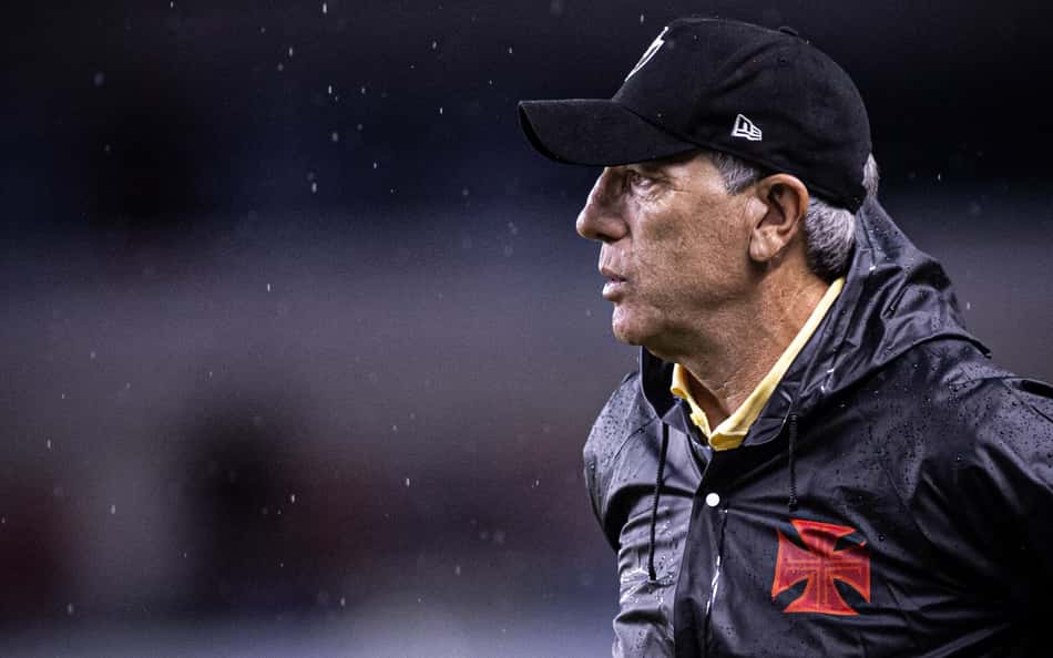 Vasco envia defesa de Renato Gaúcho à Conmebol após ausência na Sul-Americana