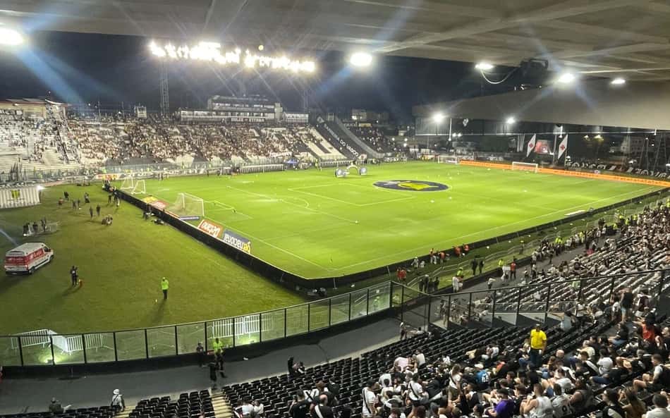 Mosaico em clássico entre Vasco e Botafogo viraliza: 'Provocação'