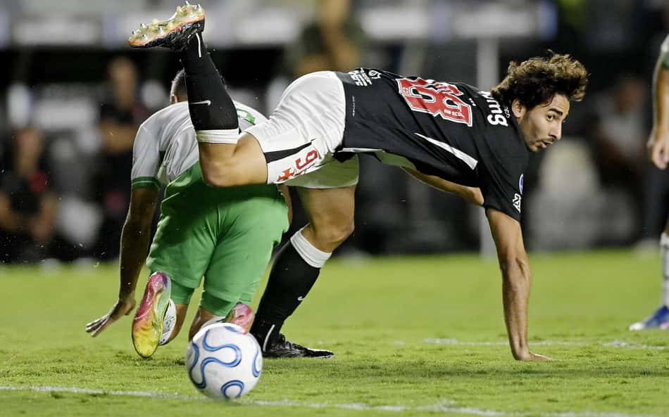 Torcedores se revoltam com expulsão em Vasco x Audax Italiano: 'Inacreditável'