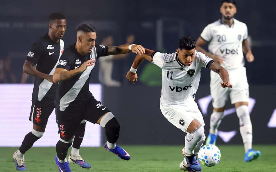 Gol perdido em Vasco x Botafogo choca torcedores: 'Inacreditável'