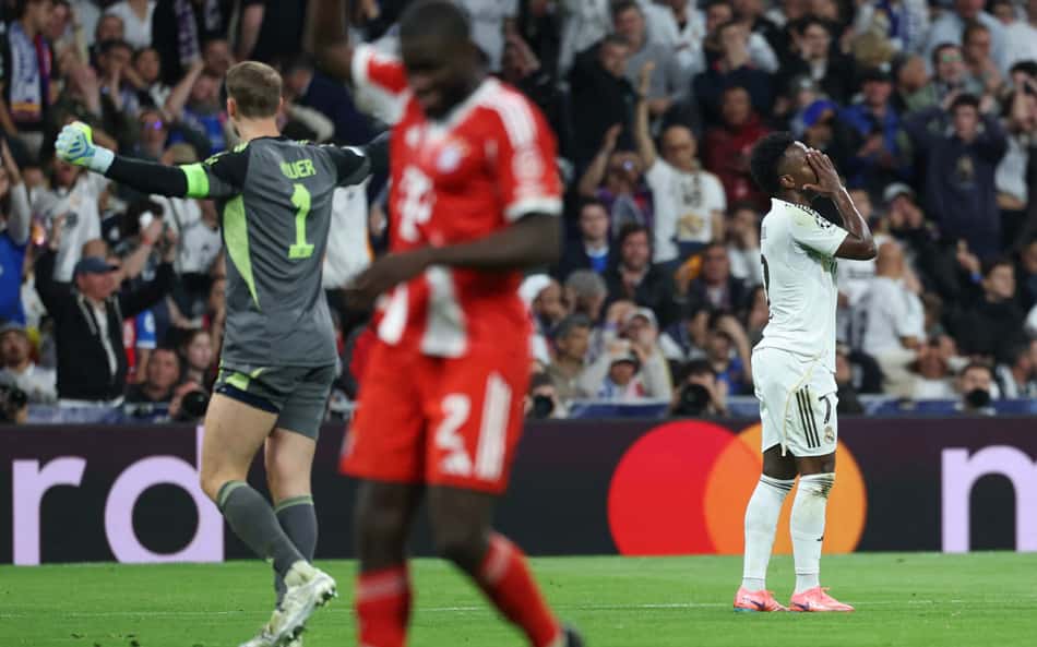 Vinicius Júnior lamenta gol perdido contra o Bayern