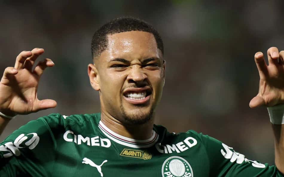 Palmeiras tem retorno de Vitor Roque e altera escalação para encarar o Athletico