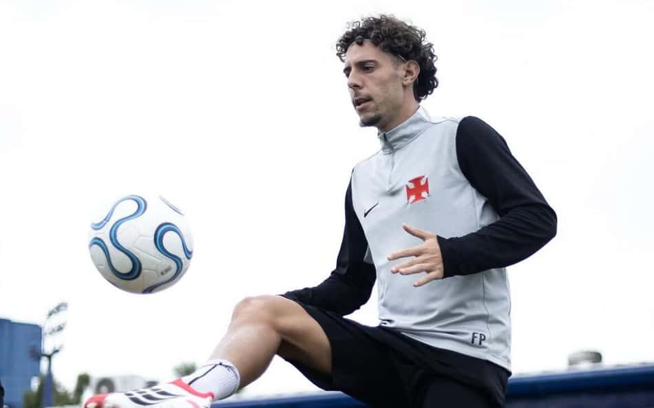 Vasco aposta em nova formação e jovens da base para enfrentar o Barracas; veja a escalação