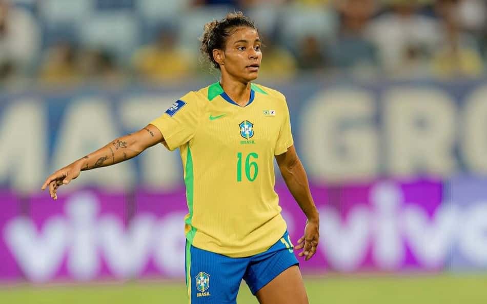 Raíssa Bahia se emociona com primeiro gol pela Seleção e reforça foco no processo